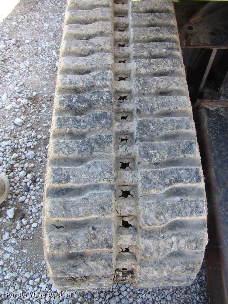 image for item DA3184 2002 Bobcat 331D compact excavator