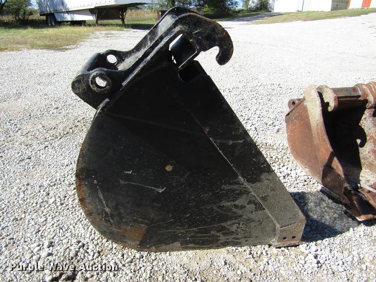 image for item DA3184 2002 Bobcat 331D compact excavator