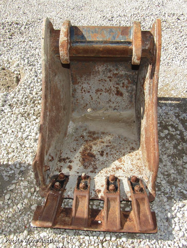 image for item DA3184 2002 Bobcat 331D compact excavator