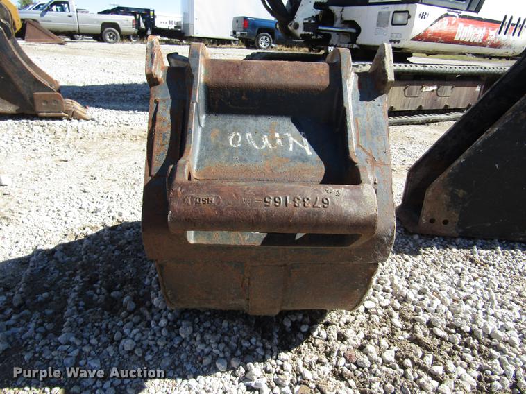 image for item DA3184 2002 Bobcat 331D compact excavator