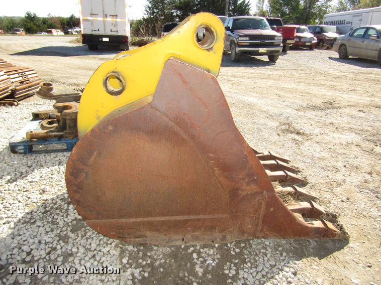 image for item DA3186 John Deere excavator bucket