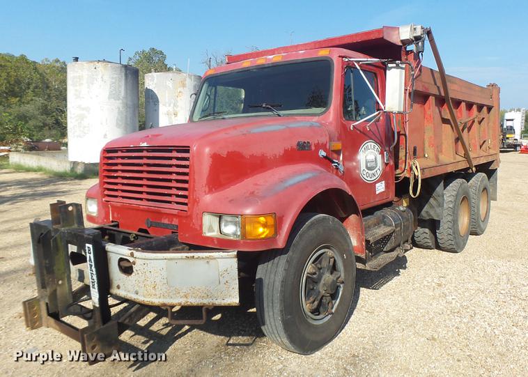 image for item DB1462 1997 International 4900 dump truck