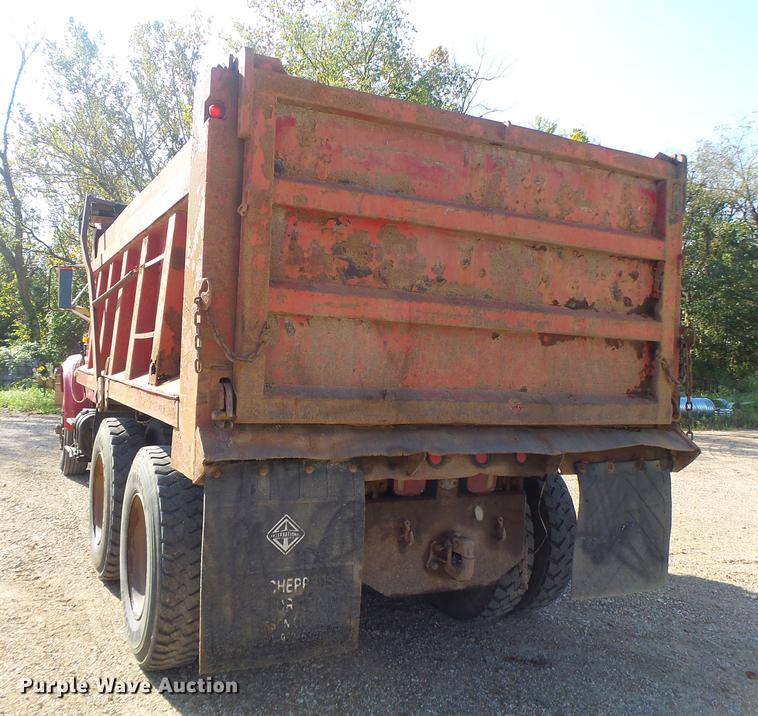 image for item DB1462 1997 International 4900 dump truck