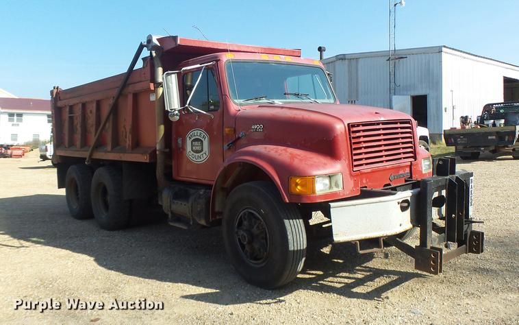 image for item DB1462 1997 International 4900 dump truck