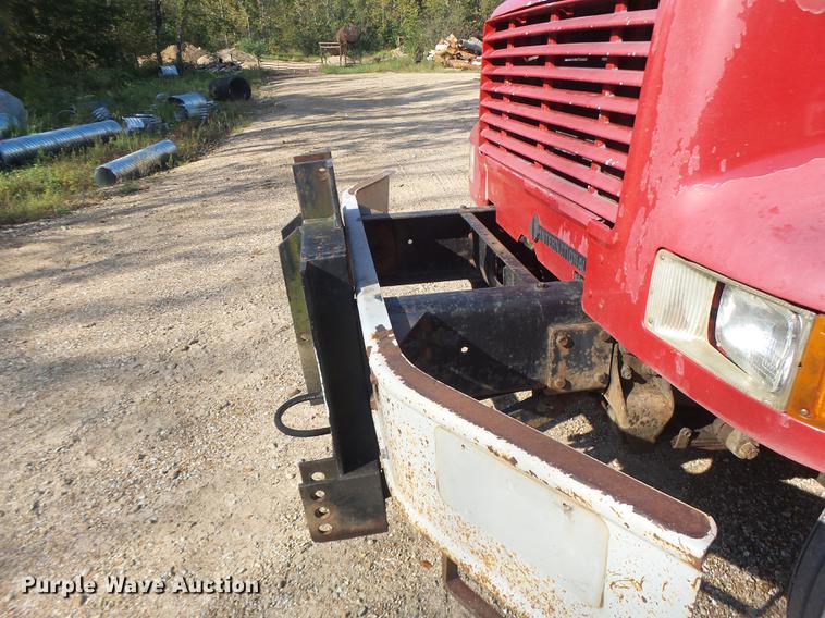 image for item DB1462 1997 International 4900 dump truck