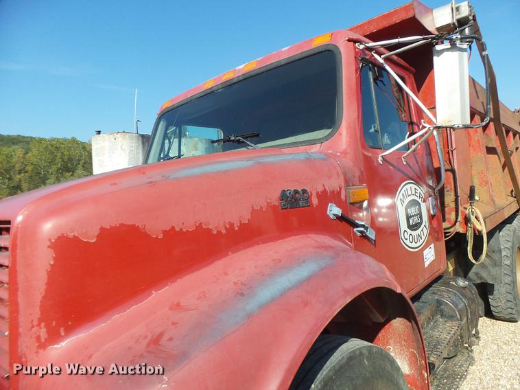 image for item DB1462 1997 International 4900 dump truck