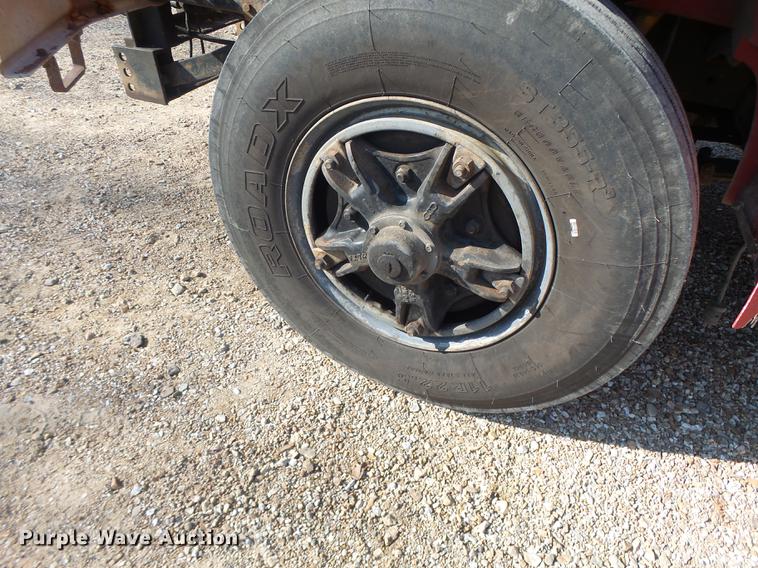 image for item DB1462 1997 International 4900 dump truck