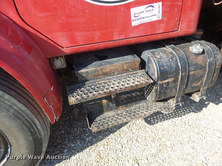 image for item DB1462 1997 International 4900 dump truck