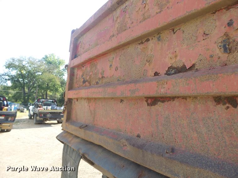 image for item DB1462 1997 International 4900 dump truck