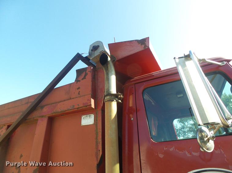 image for item DB1462 1997 International 4900 dump truck