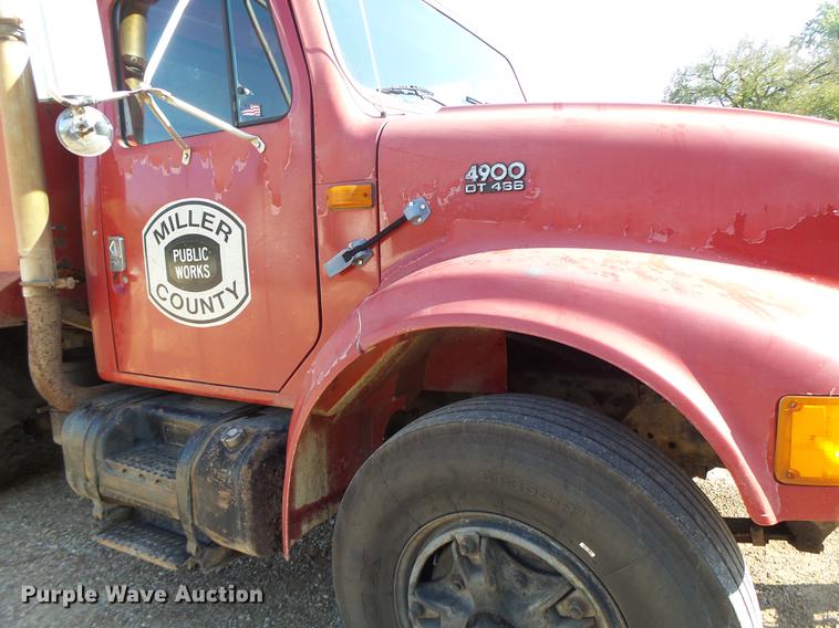 image for item DB1462 1997 International 4900 dump truck