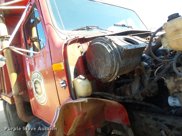 image for item DB1462 1997 International 4900 dump truck