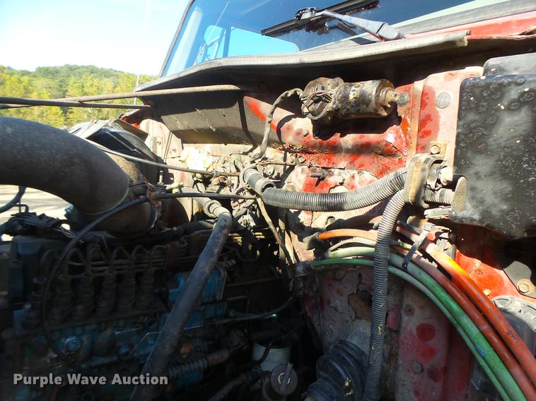 image for item DB1462 1997 International 4900 dump truck