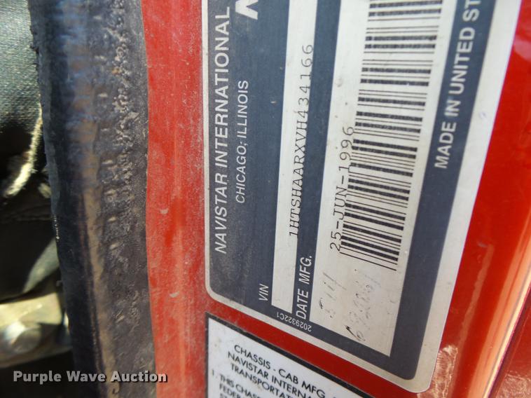 image for item DB1462 1997 International 4900 dump truck