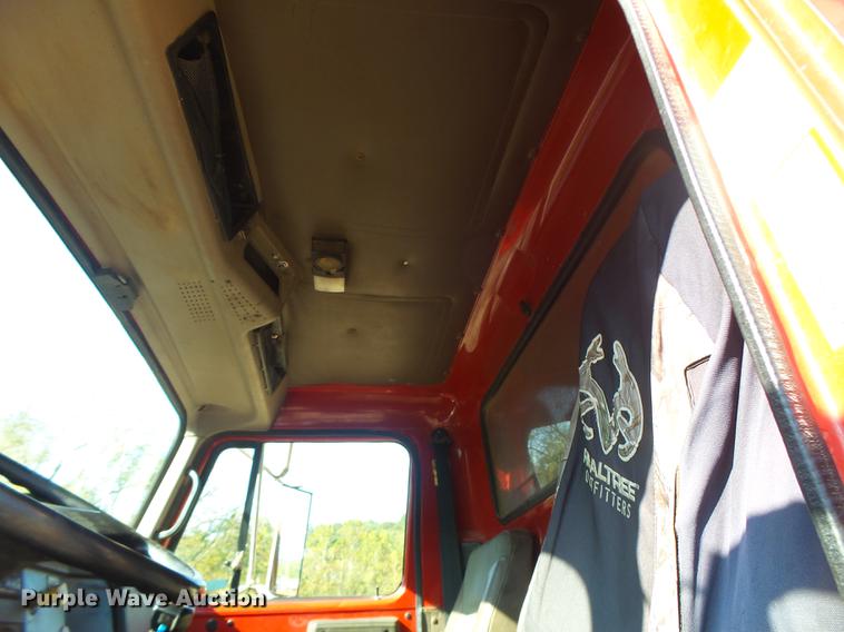 image for item DB1462 1997 International 4900 dump truck