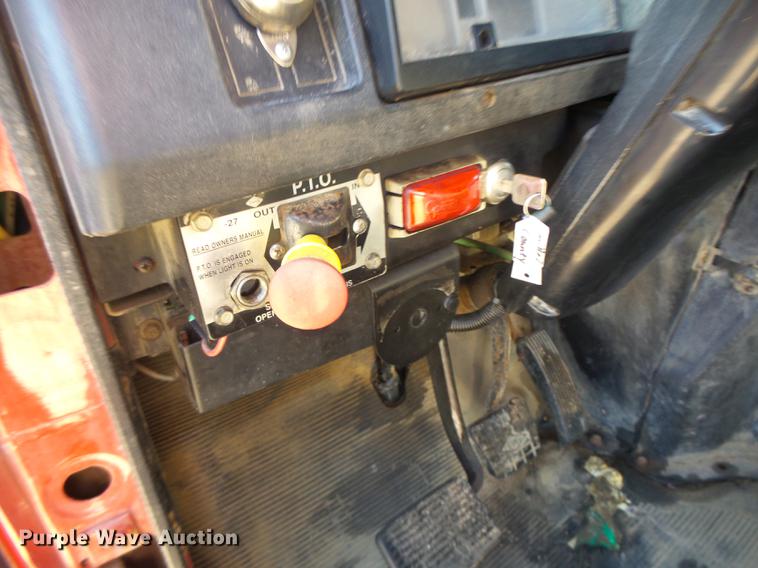 image for item DB1462 1997 International 4900 dump truck