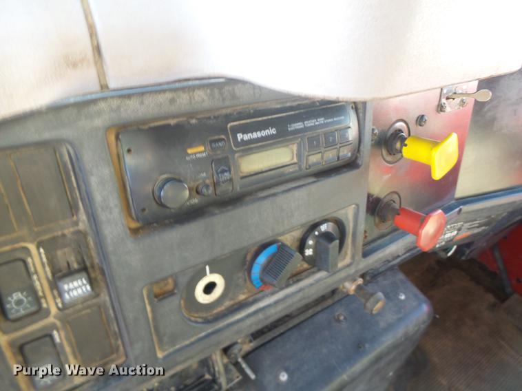 image for item DB1462 1997 International 4900 dump truck