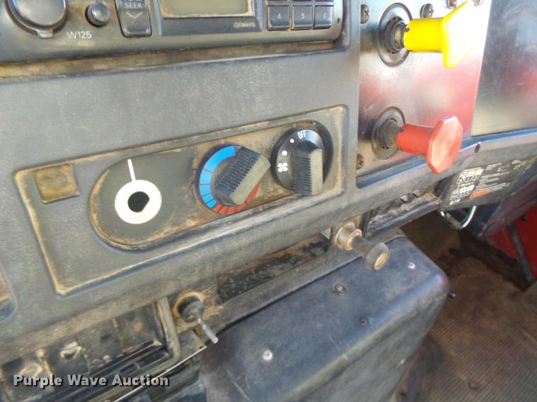 image for item DB1462 1997 International 4900 dump truck