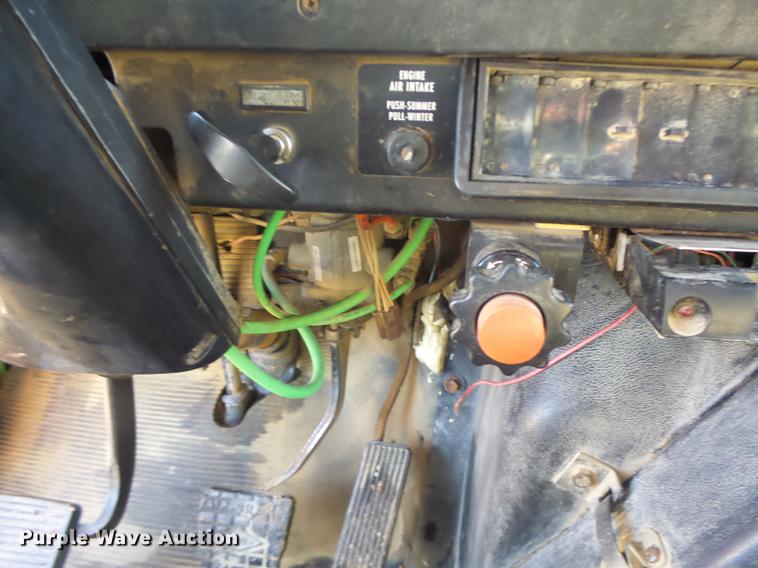 image for item DB1462 1997 International 4900 dump truck