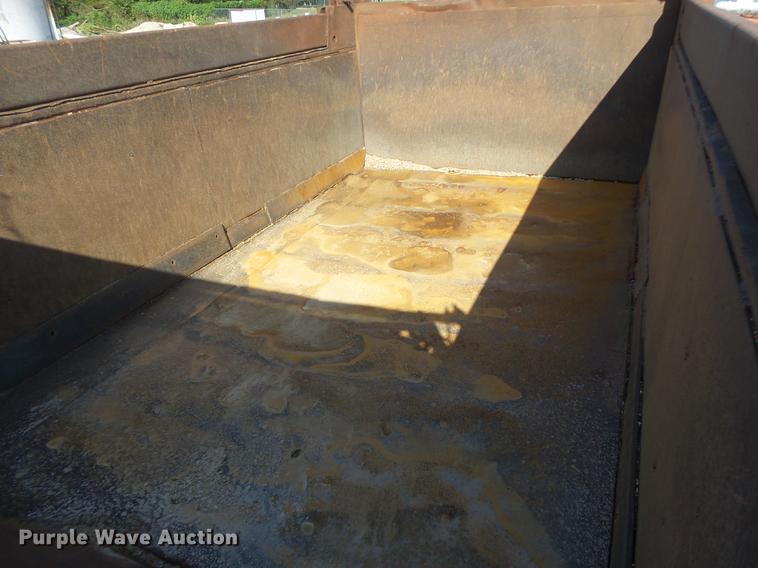 image for item DB1462 1997 International 4900 dump truck