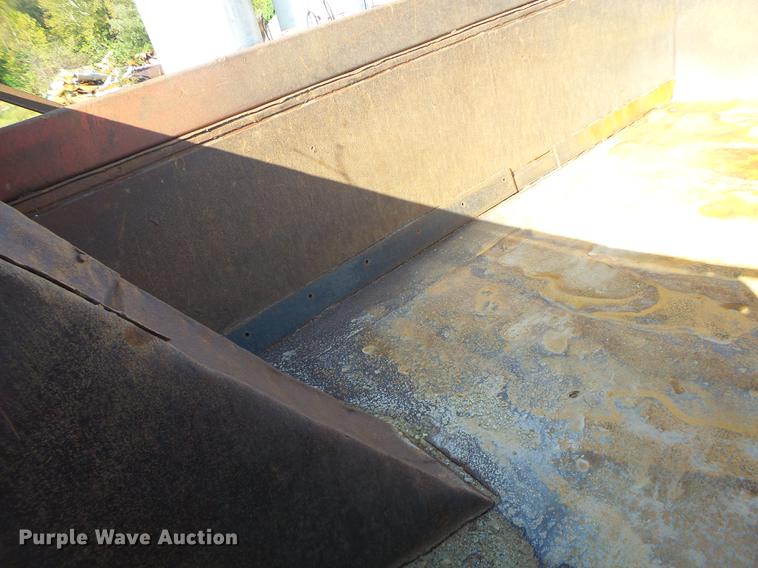 image for item DB1462 1997 International 4900 dump truck