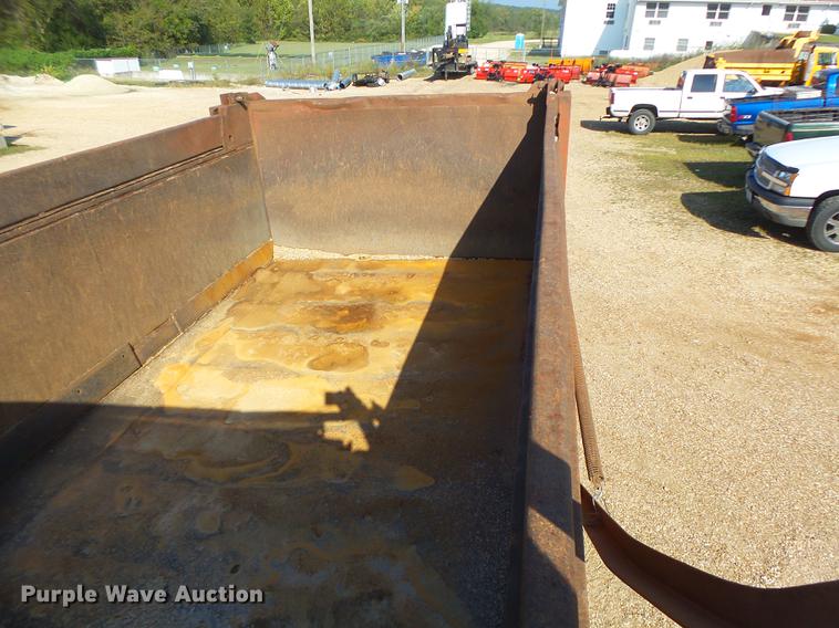 image for item DB1462 1997 International 4900 dump truck