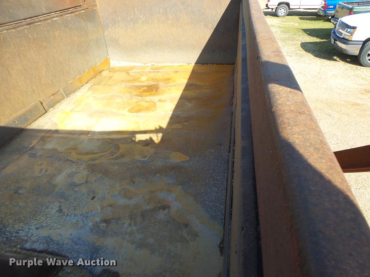 image for item DB1462 1997 International 4900 dump truck