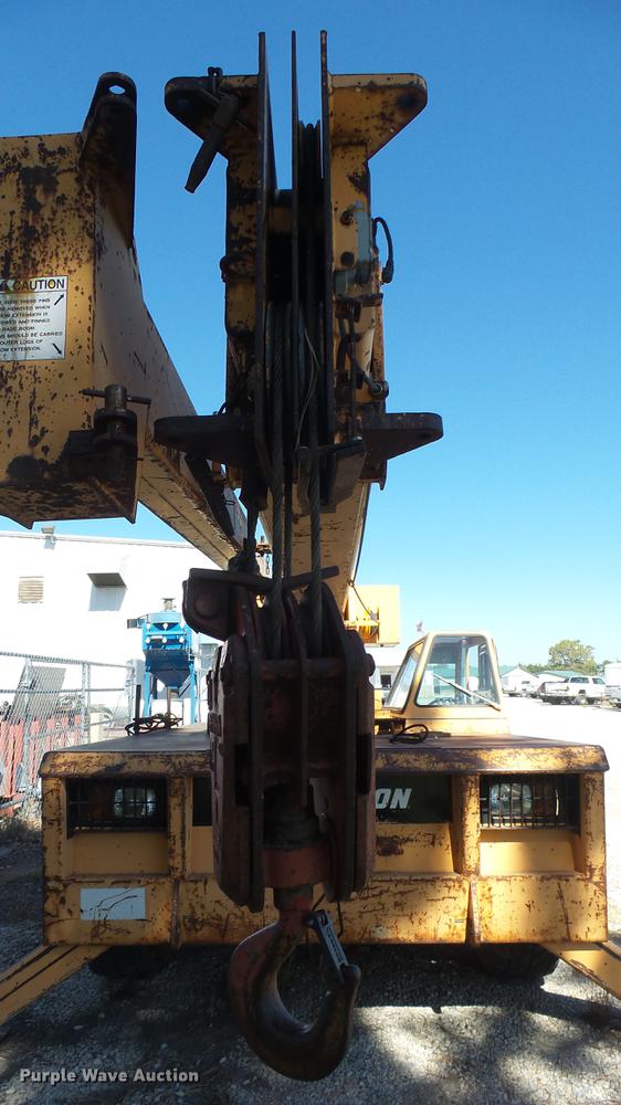 image for item DB3459 Broderson IC-200-2C crane