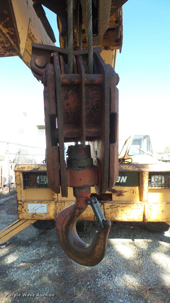 image for item DB3459 Broderson IC-200-2C crane