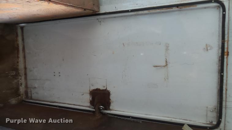 image for item DB3460 2001 CM enclosed cargo trailer