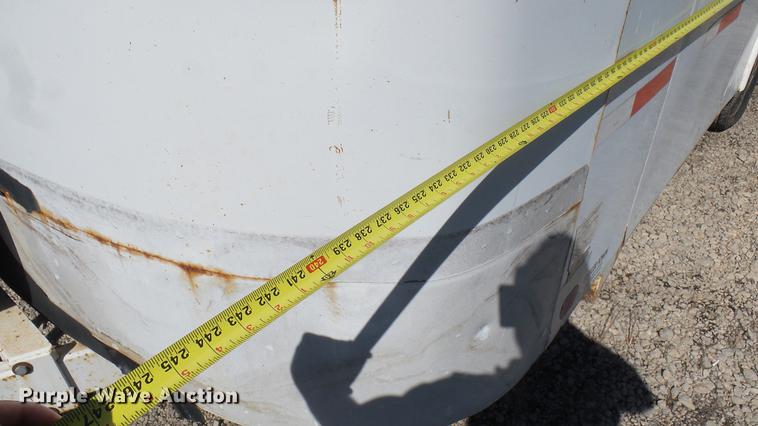 image for item DB3460 2001 CM enclosed cargo trailer