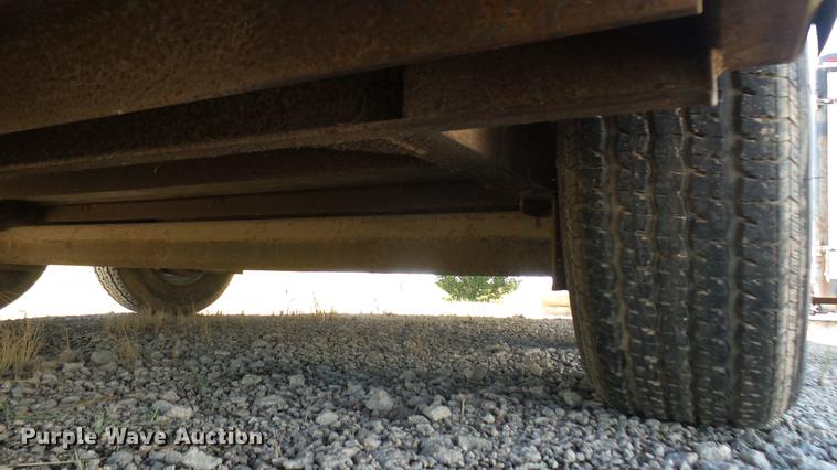 image for item DB3460 2001 CM enclosed cargo trailer