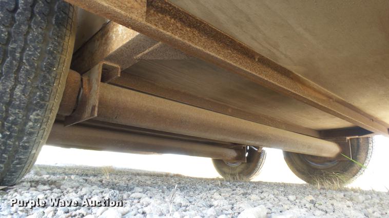 image for item DB3460 2001 CM enclosed cargo trailer