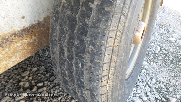 image for item DB3460 2001 CM enclosed cargo trailer