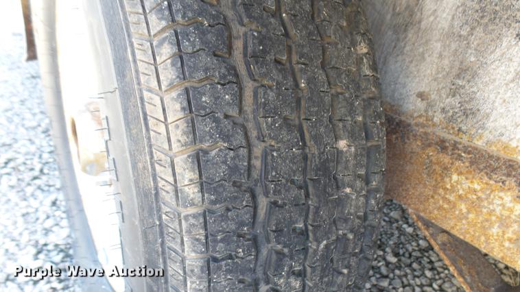 image for item DB3460 2001 CM enclosed cargo trailer