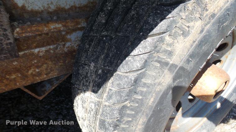 image for item DB3460 2001 CM enclosed cargo trailer