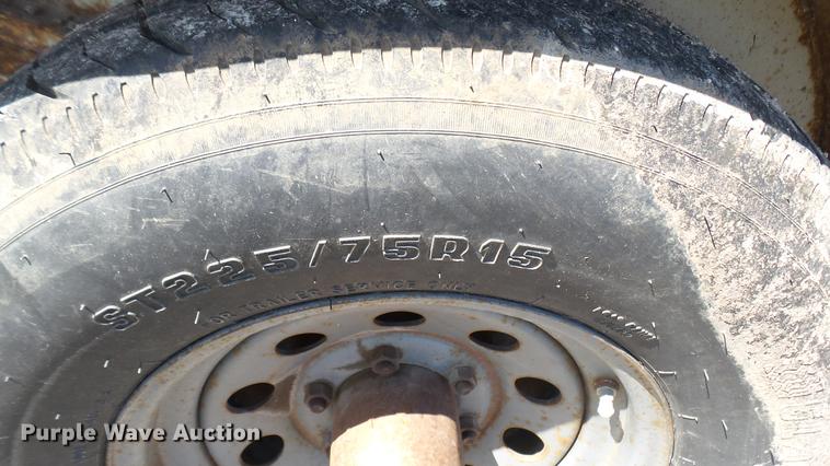 image for item DB3460 2001 CM enclosed cargo trailer