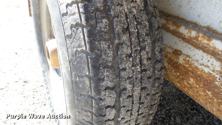 image for item DB3460 2001 CM enclosed cargo trailer