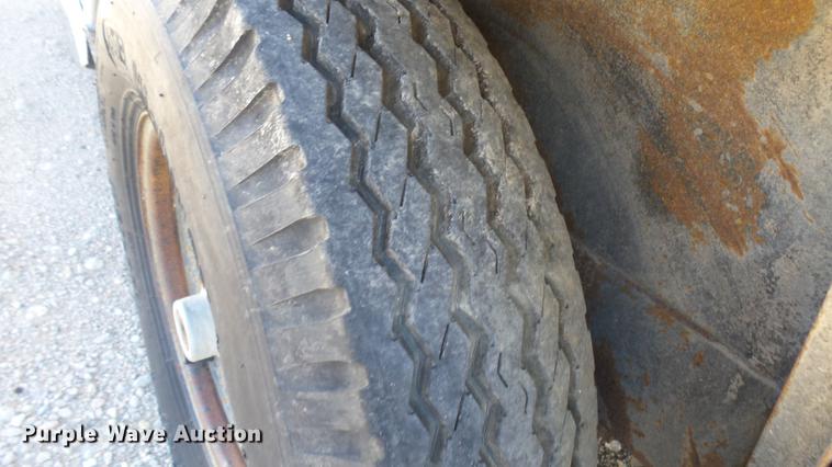 image for item DB3461 1994 Wells Cargo enclosed cargo trailer