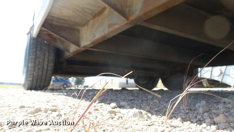 image for item DB3461 1994 Wells Cargo enclosed cargo trailer