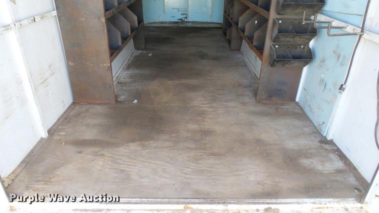 image for item DB3462 2001 CM enclosed cargo trailer