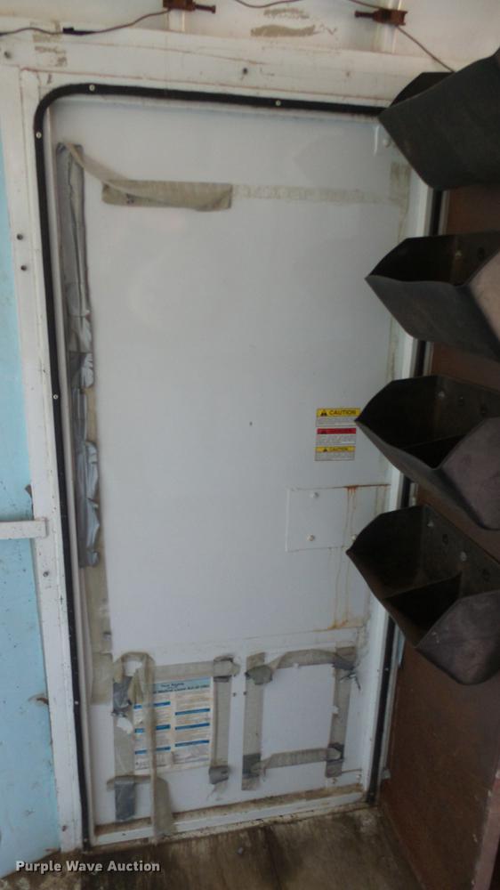 image for item DB3462 2001 CM enclosed cargo trailer