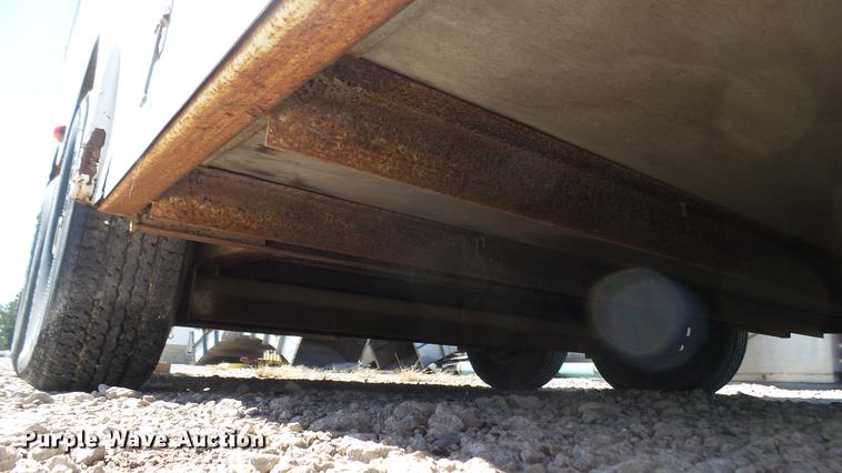 image for item DB3462 2001 CM enclosed cargo trailer