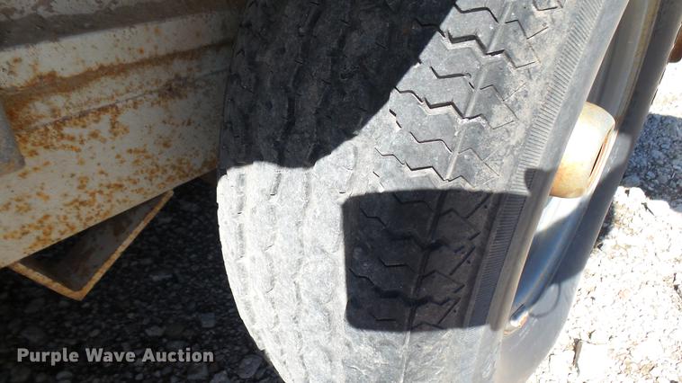 image for item DB3462 2001 CM enclosed cargo trailer