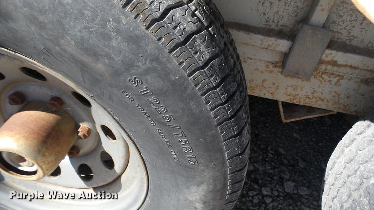 image for item DB3462 2001 CM enclosed cargo trailer