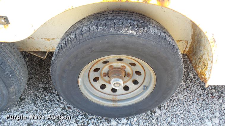 image for item DB3462 2001 CM enclosed cargo trailer