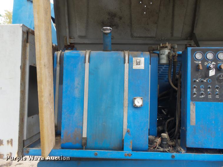 image for item DB6383 1996 Genie S-60 boom lift