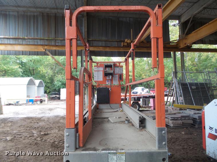image for item DB6384 2005 JLG 2630ES scissor lift