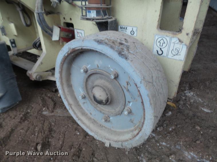 image for item DB6384 2005 JLG 2630ES scissor lift