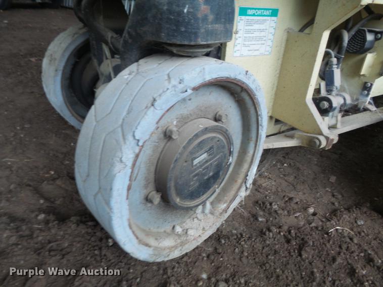 image for item DB6384 2005 JLG 2630ES scissor lift